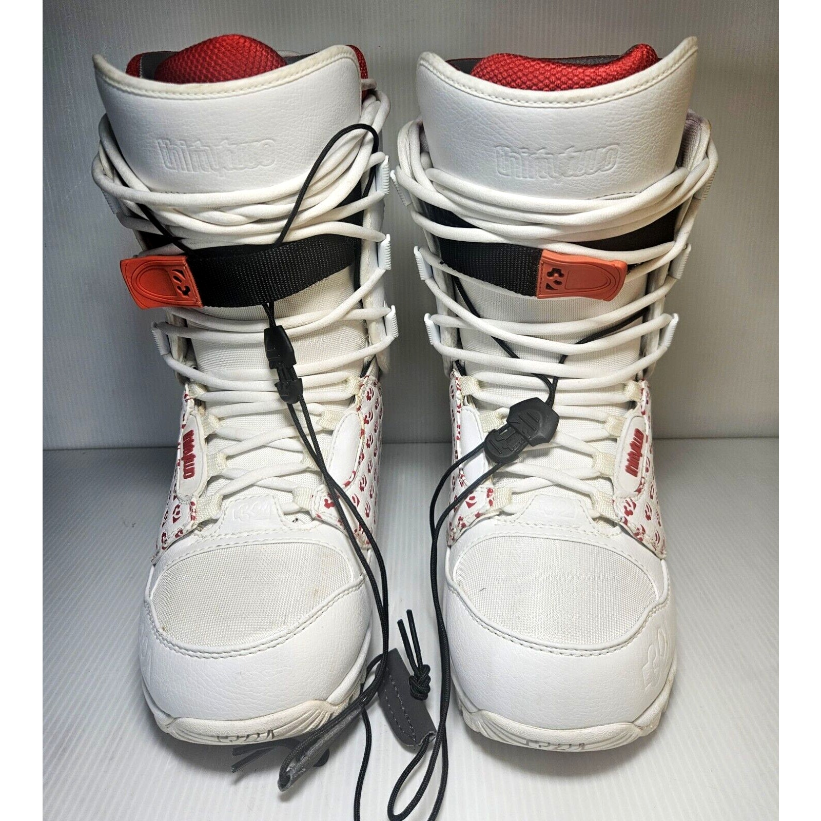 ThirtyTwo Lashed Women's Snowboard Boots Size 7.5 White with Red Gem Accents