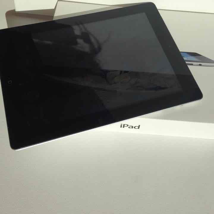 Apple iPad 3rd Generation Wifi Cellular
