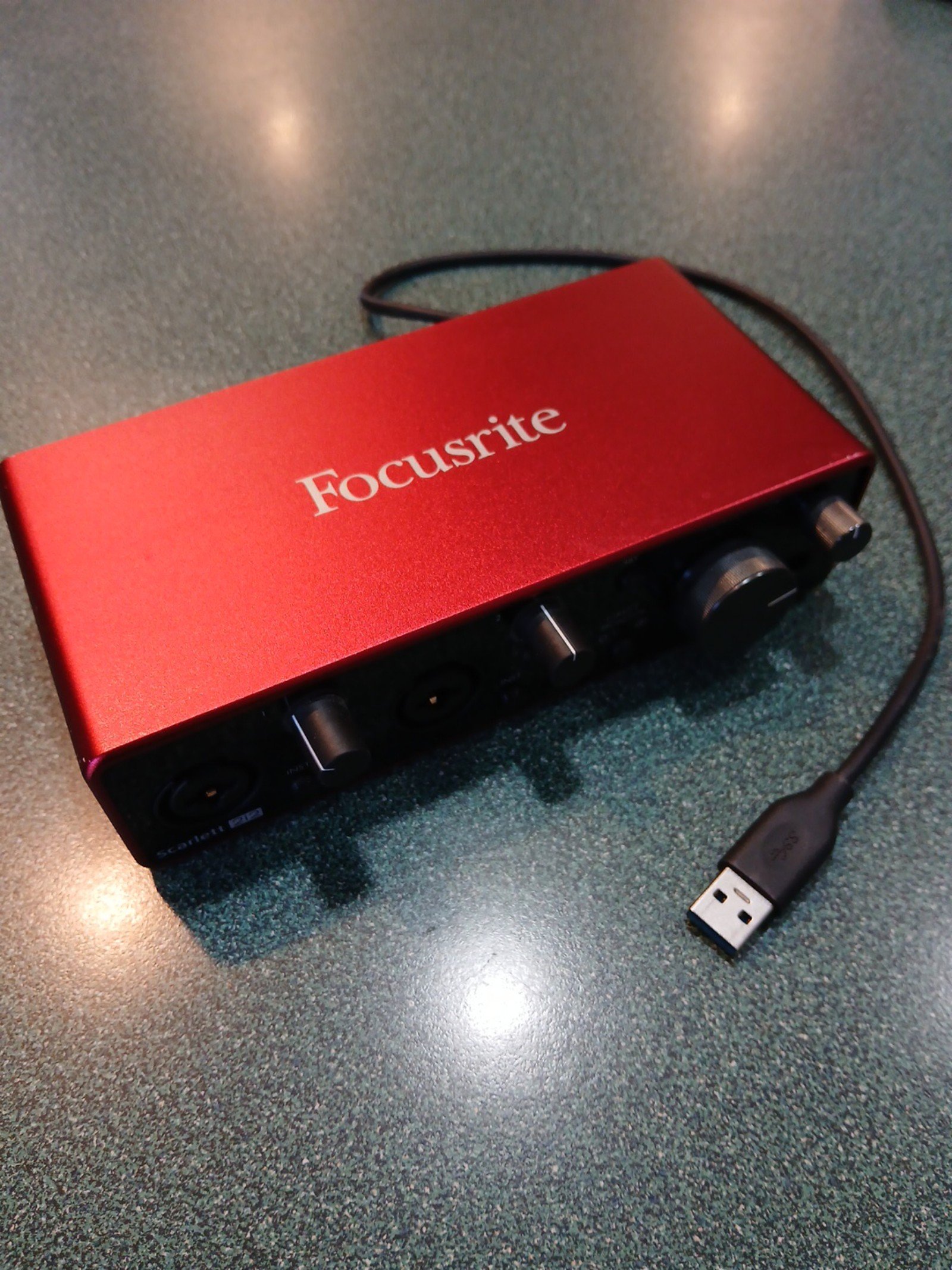 Focusrite Scarlett 2i2 Gen 3 Audio Interface USB 2 line Like New Lmtd Use