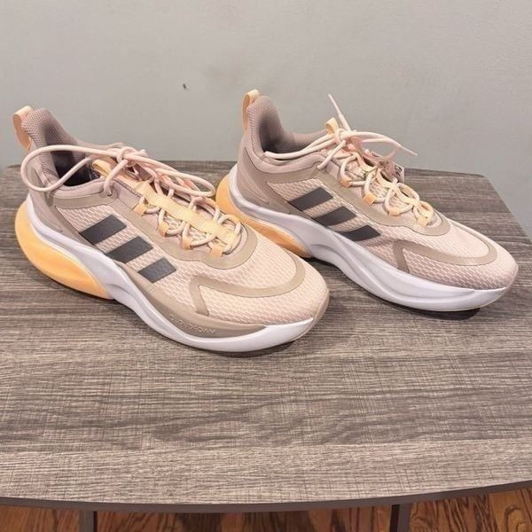 Adidas AlphaBounce running sneakers NWt size 11 womens