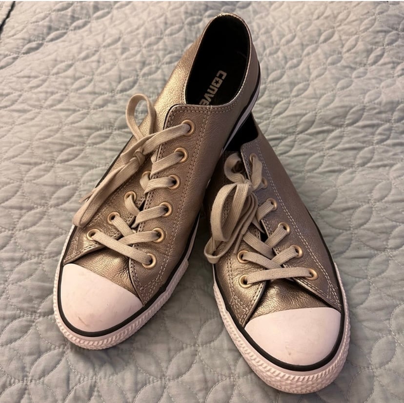 Converse metal gold/ bronze women’s sneakers Like new