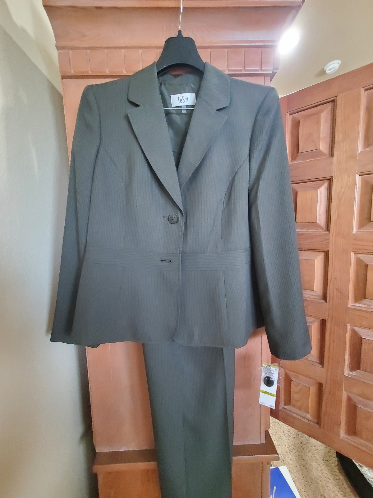 le suit olive greenpant suit