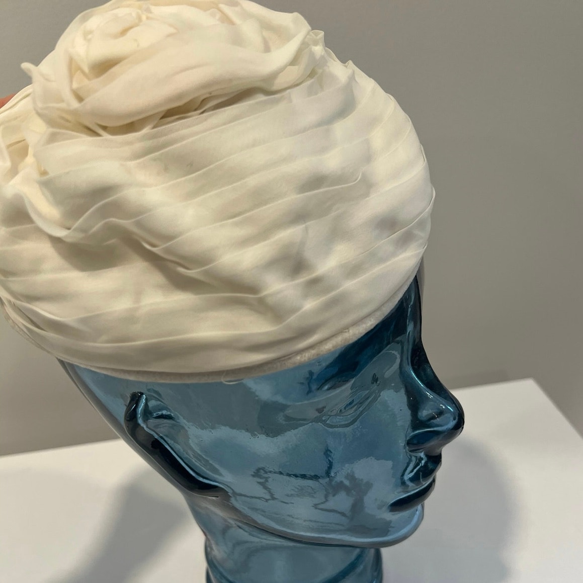 Vintage Tiered Tulle Ivory Pill Box Hat JL