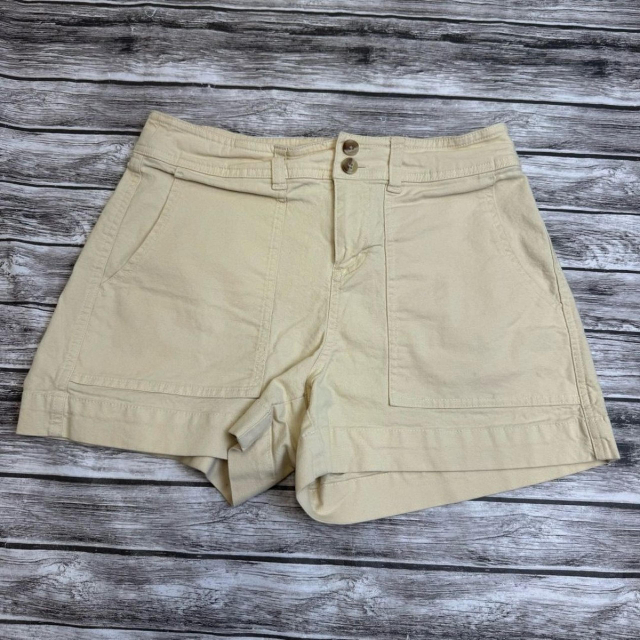 A New Day Women's Pale Light Yellow Stretch Chino Shorts 6 Casual Summer Texture