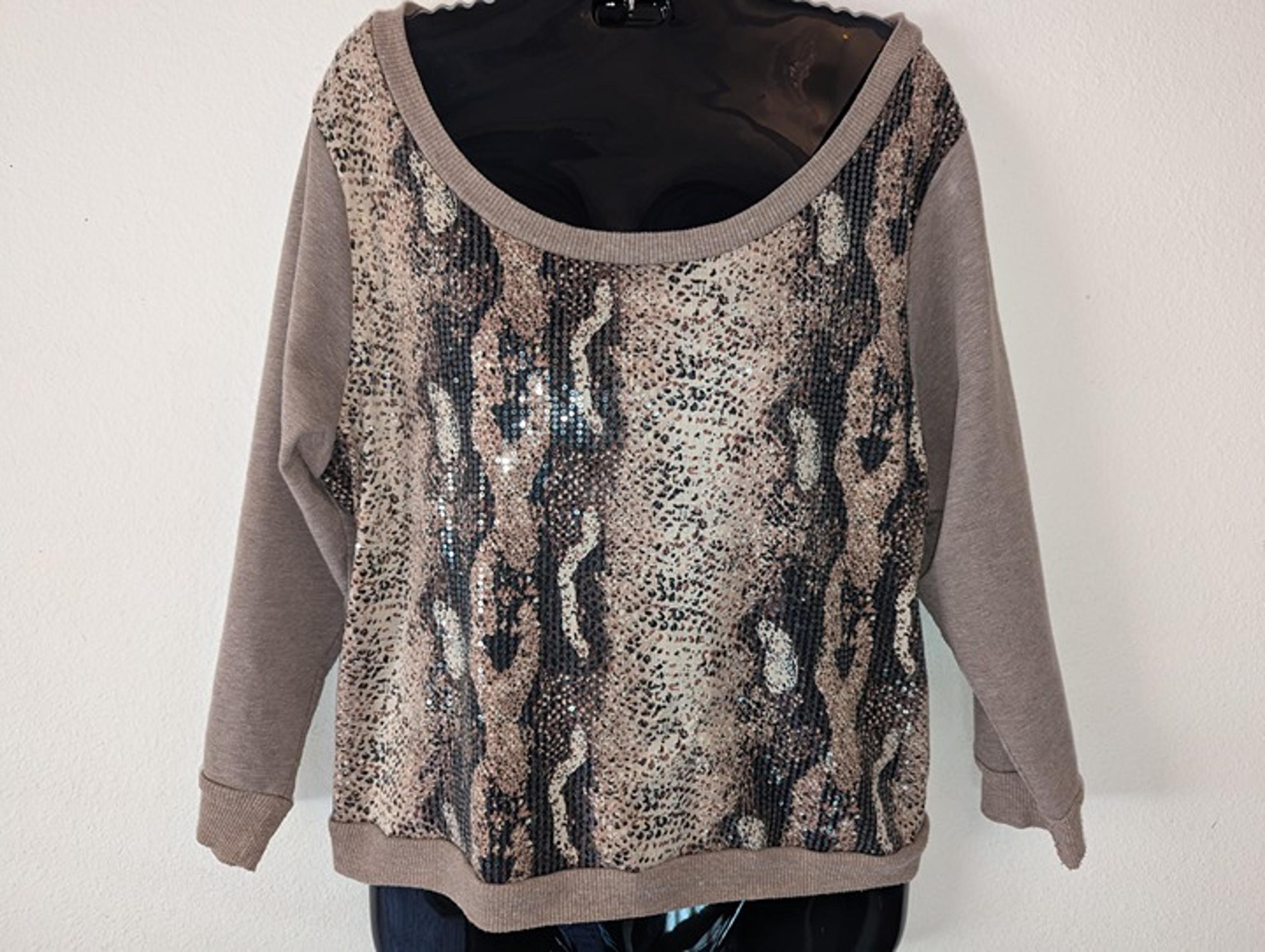 Charlotte Russe M Medium Long Sleeve Sequined Sweater Scoop Neck