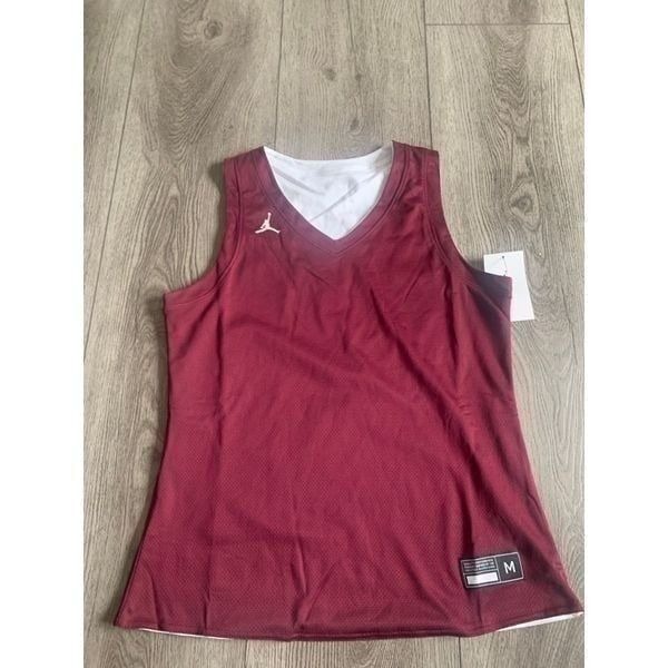Jordan woman’s basketball tank top reversible use