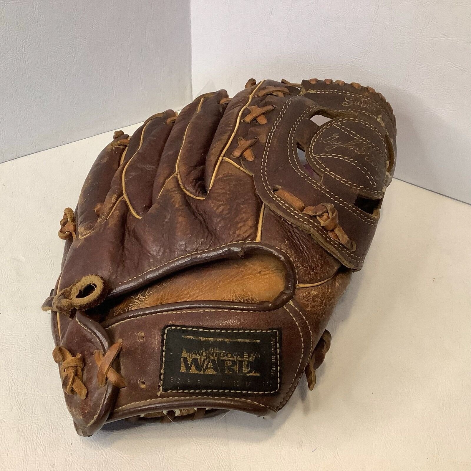 Vintage Montgomery Ward Gaylord Perry #60-21224 Baseball Glove Right Hand Throw