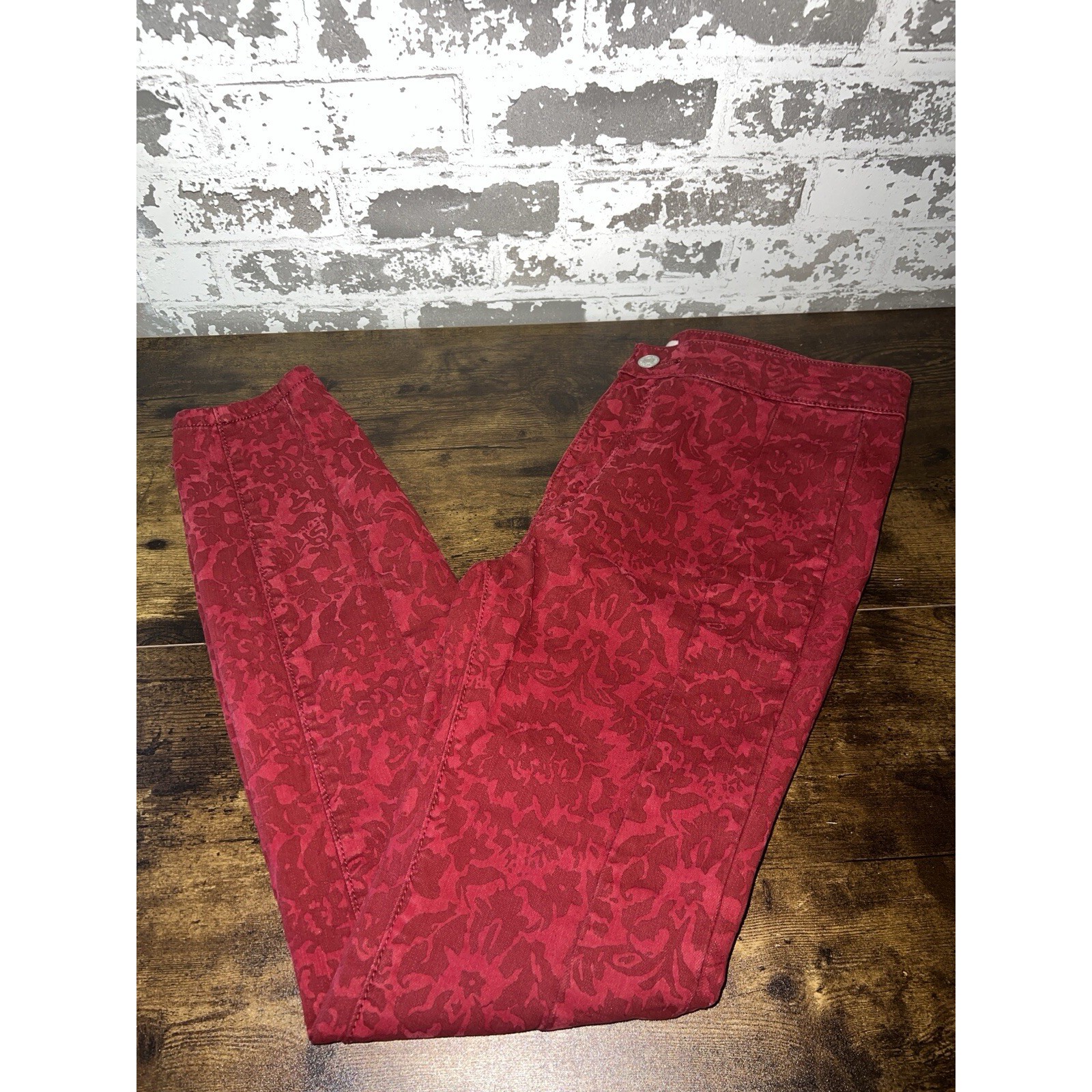 Anthropologie Pilcro Floral Red Ghost Print Size 27 Skinny Jeans