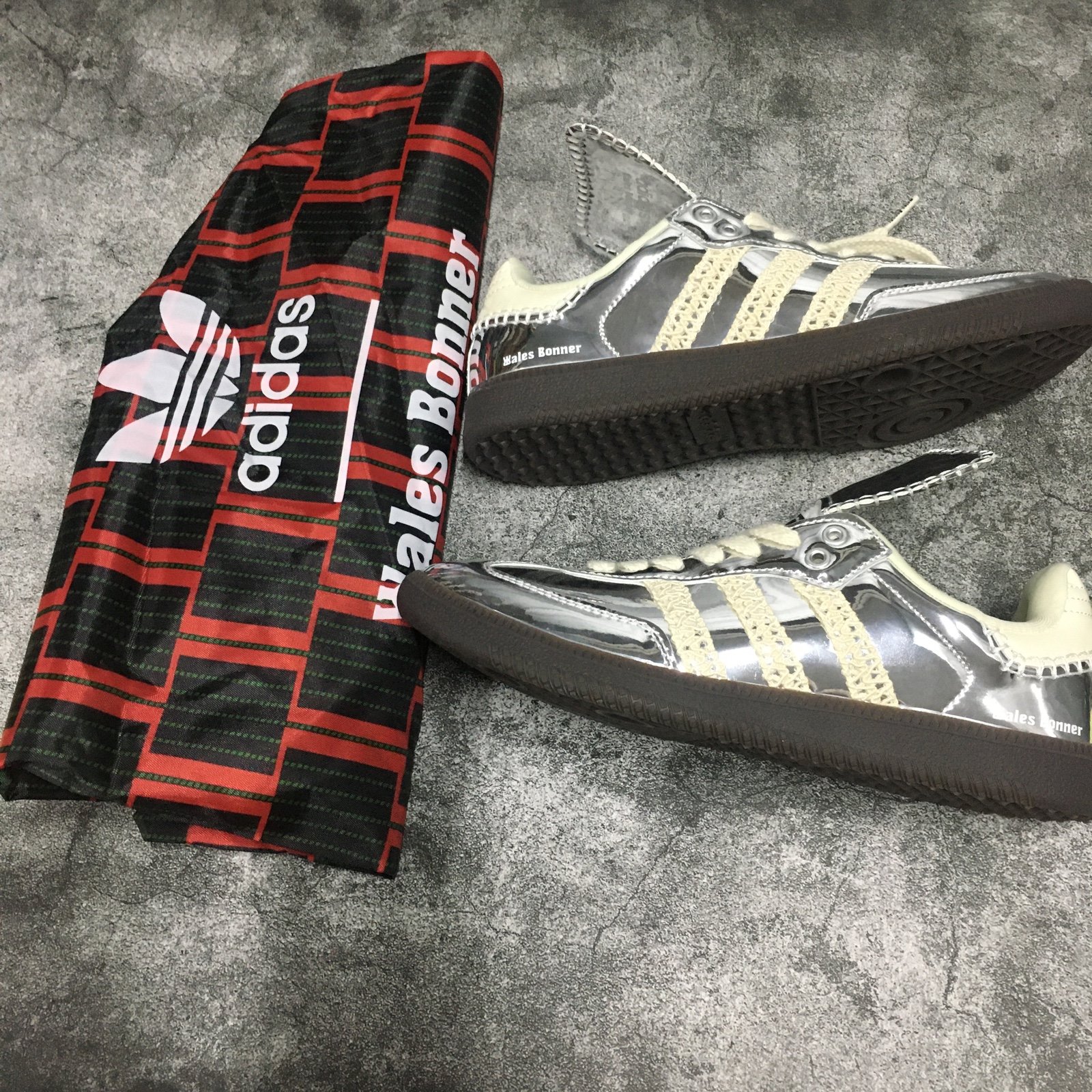 Wales bonner x samba silver metallic gum 2023 adidas snedkers