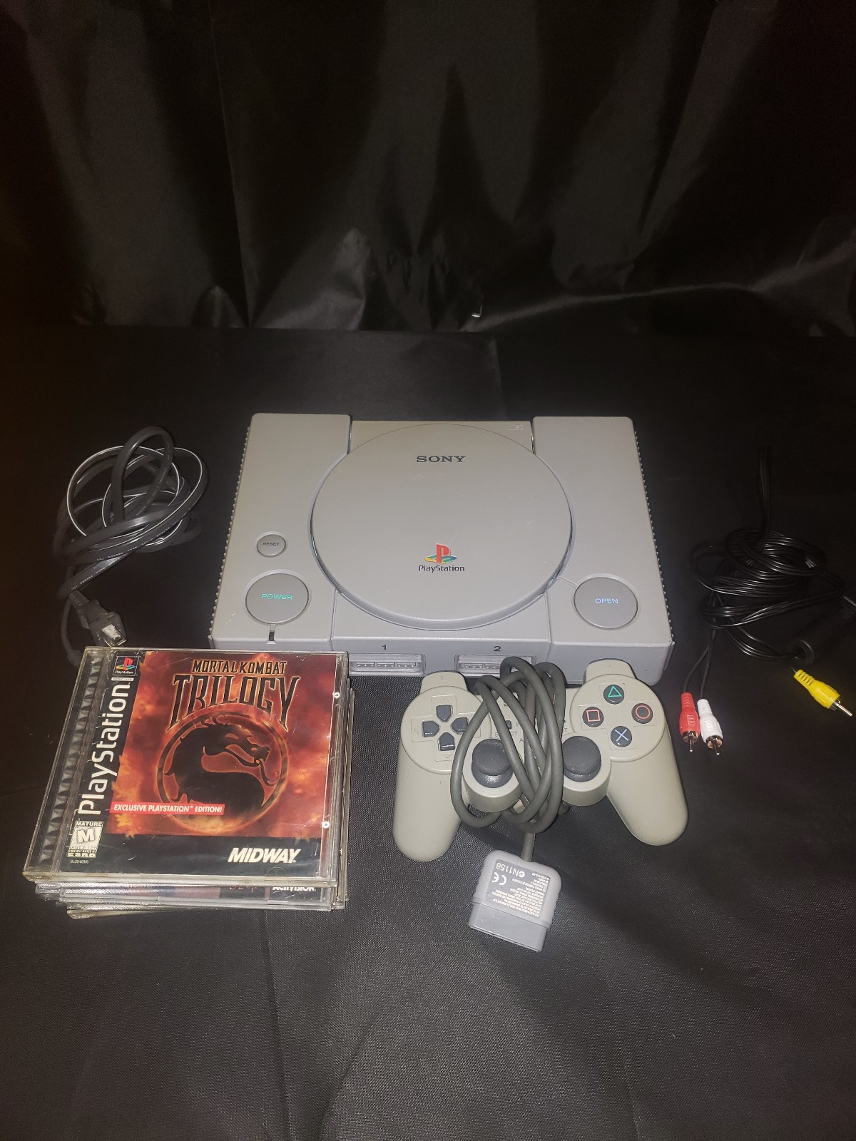 Sony PlayStation 1 Console (SCPH-7501) Bundle 6 Games