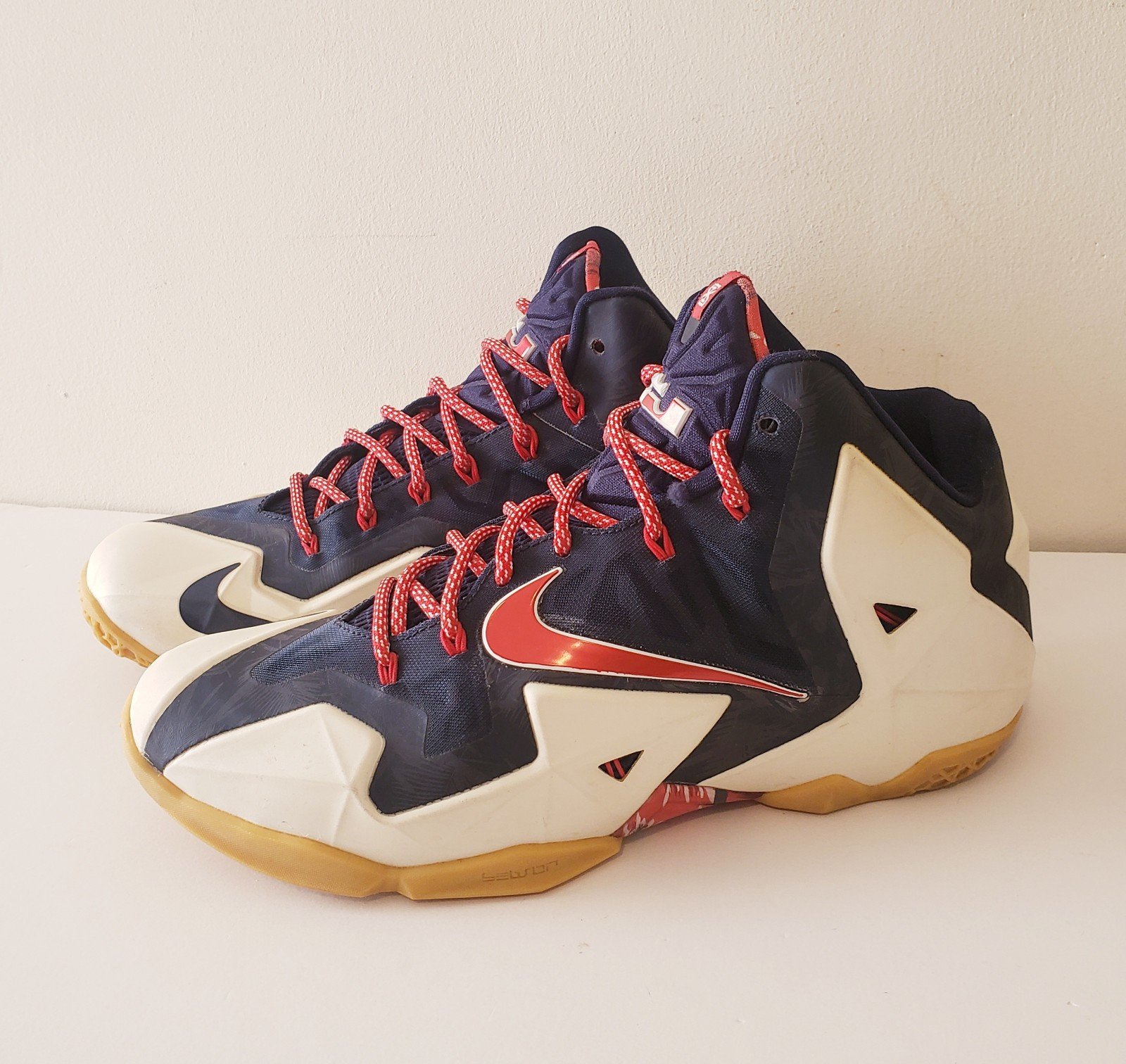 2014 Nike Lebron 11 Independence Day size 11 Basketball Shoes vintage 616175 164
