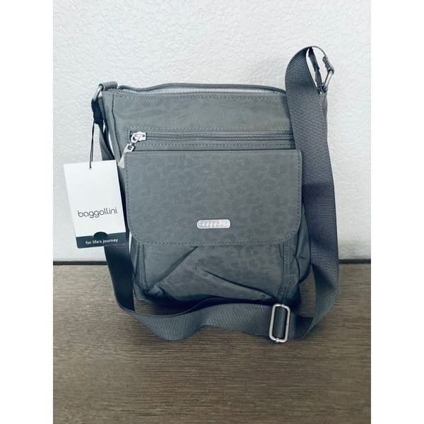 Baggallini Cheetah Gray Pocket Town Crossbody Bag