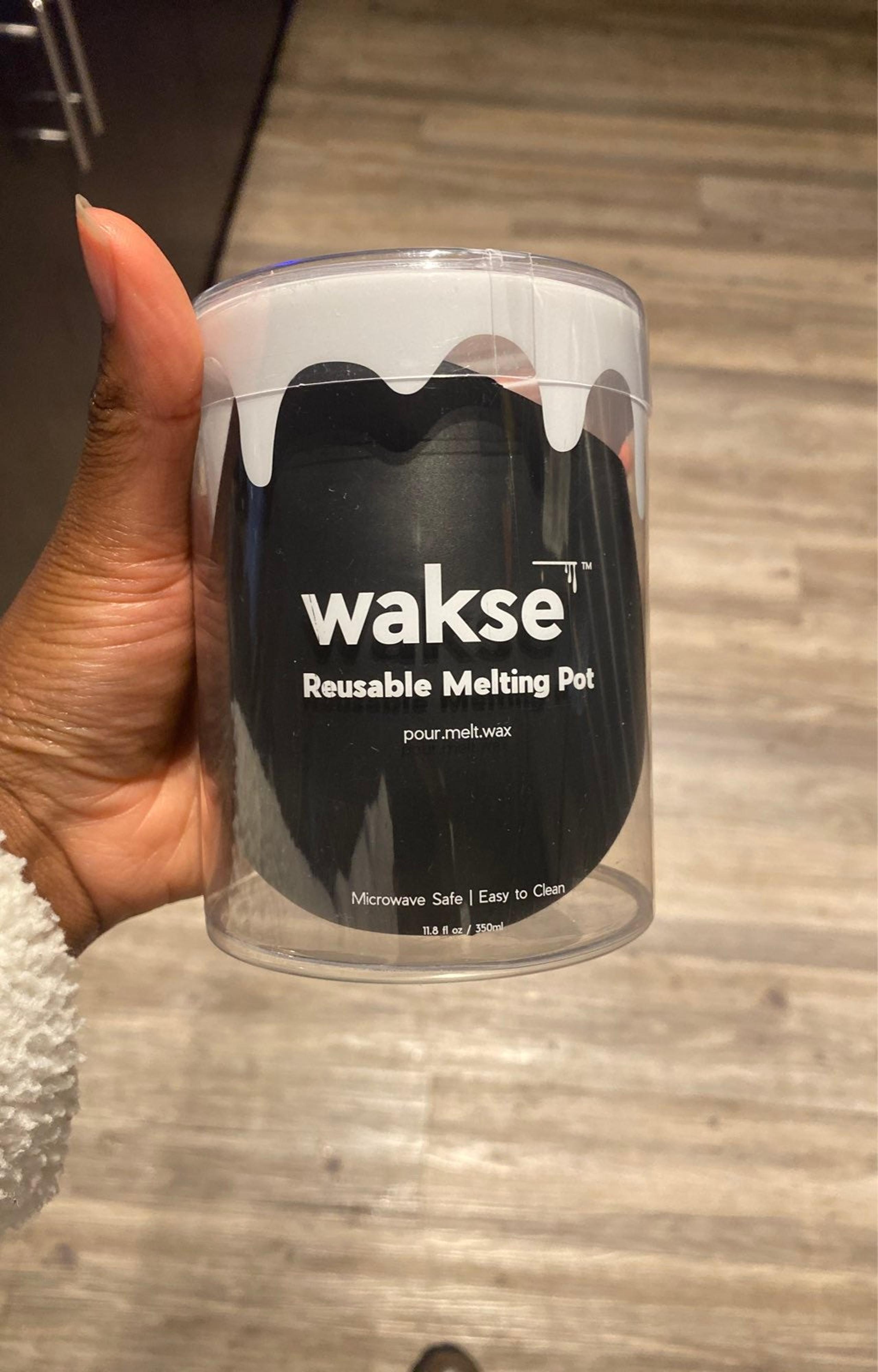 Wax melting pot