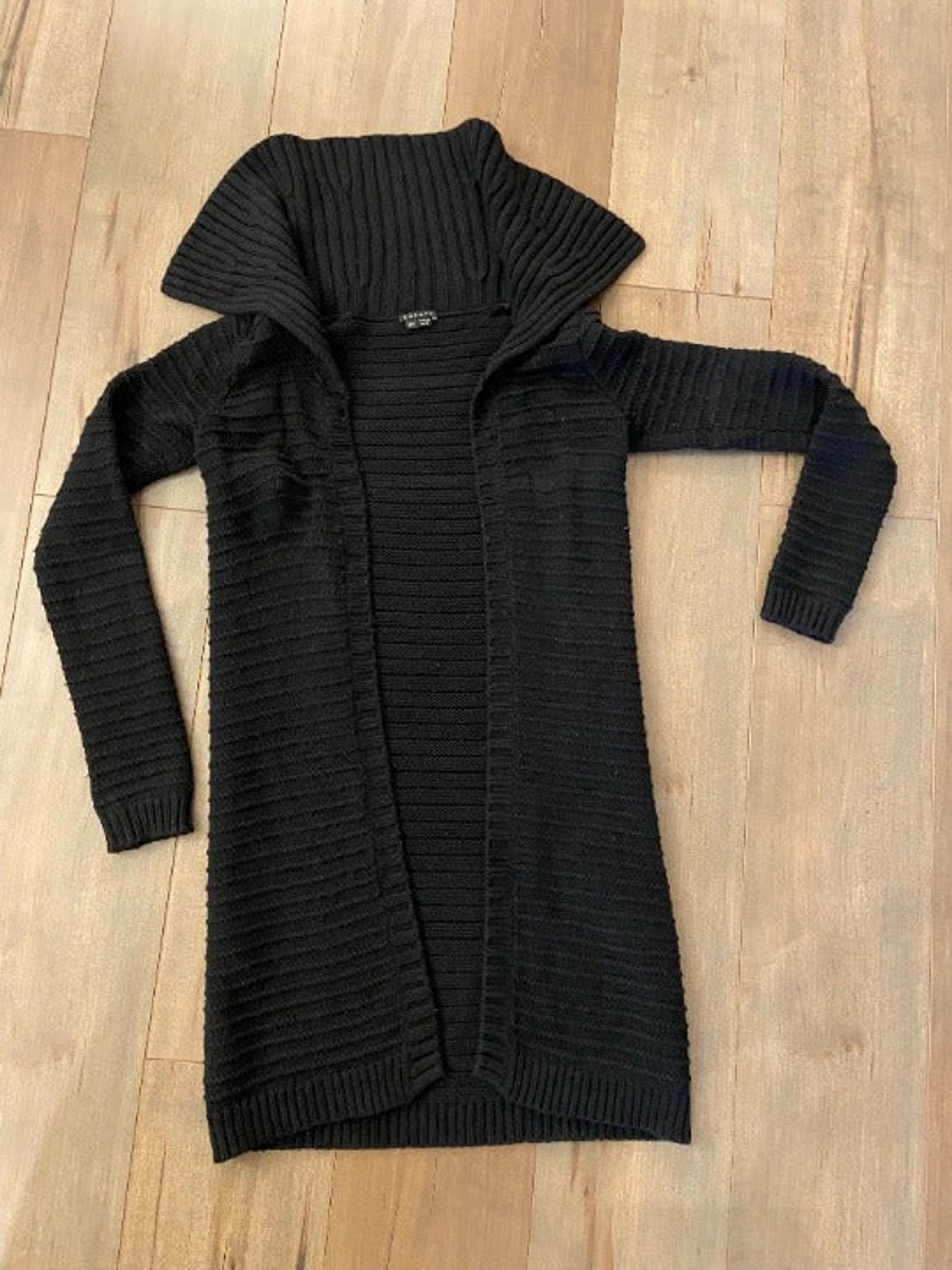 Theory Knit Sweater open tunic Black