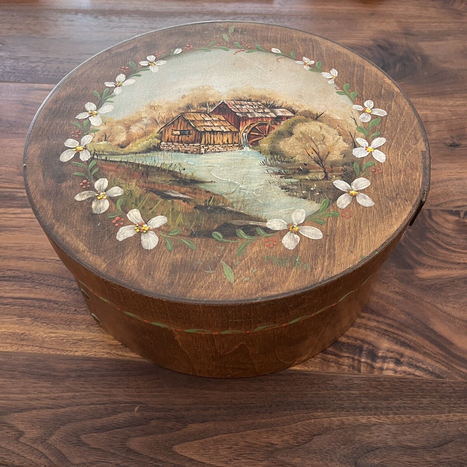 Vintage Painted Mill House Round Shaker Style Wood Hat Box Sewing Box Storage
