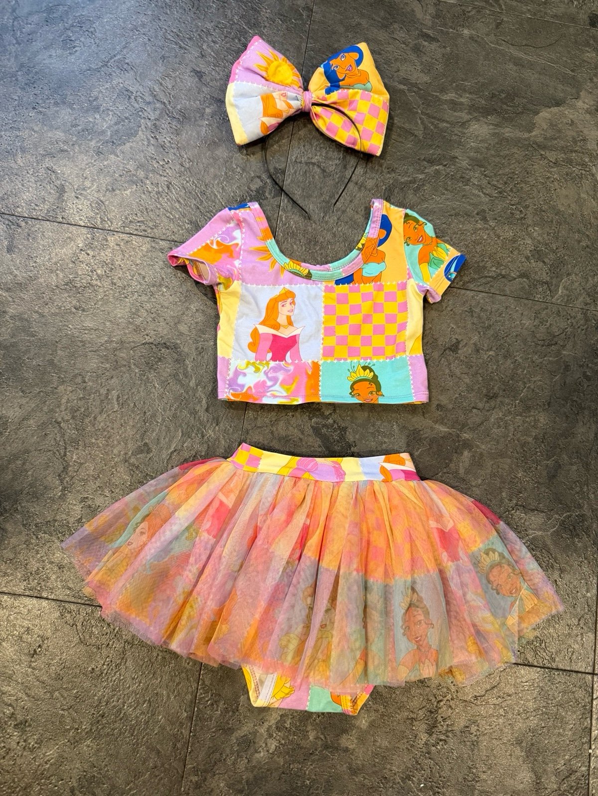 Wild rich kids set