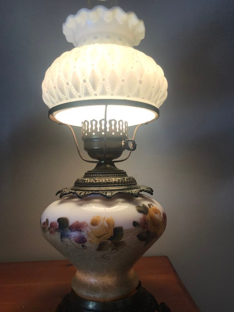 Vintage Gone with the Wind Floral Lamp