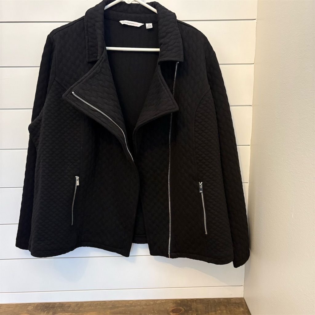 Isaac Mizrahi Women's 1X Black Quilted Moto Jacket with Zipper Pockets XL