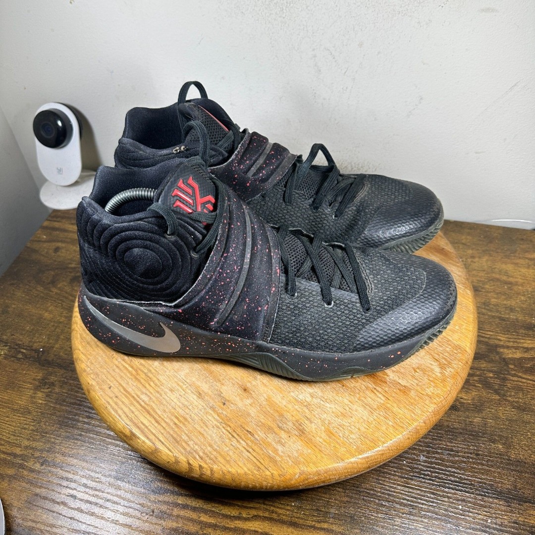Nike Kyrie 2 Wolf Pack Black Shoe Sneakers Men's Size 11.5 819583-006