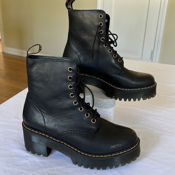 Dr. Martens SHRIVER HI Womens 6 Chunky Black Leather