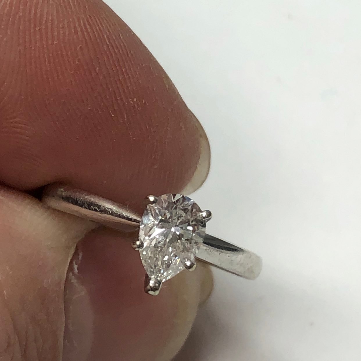 14k white gold 0.71 ct pear shaped ring size 6 1/2