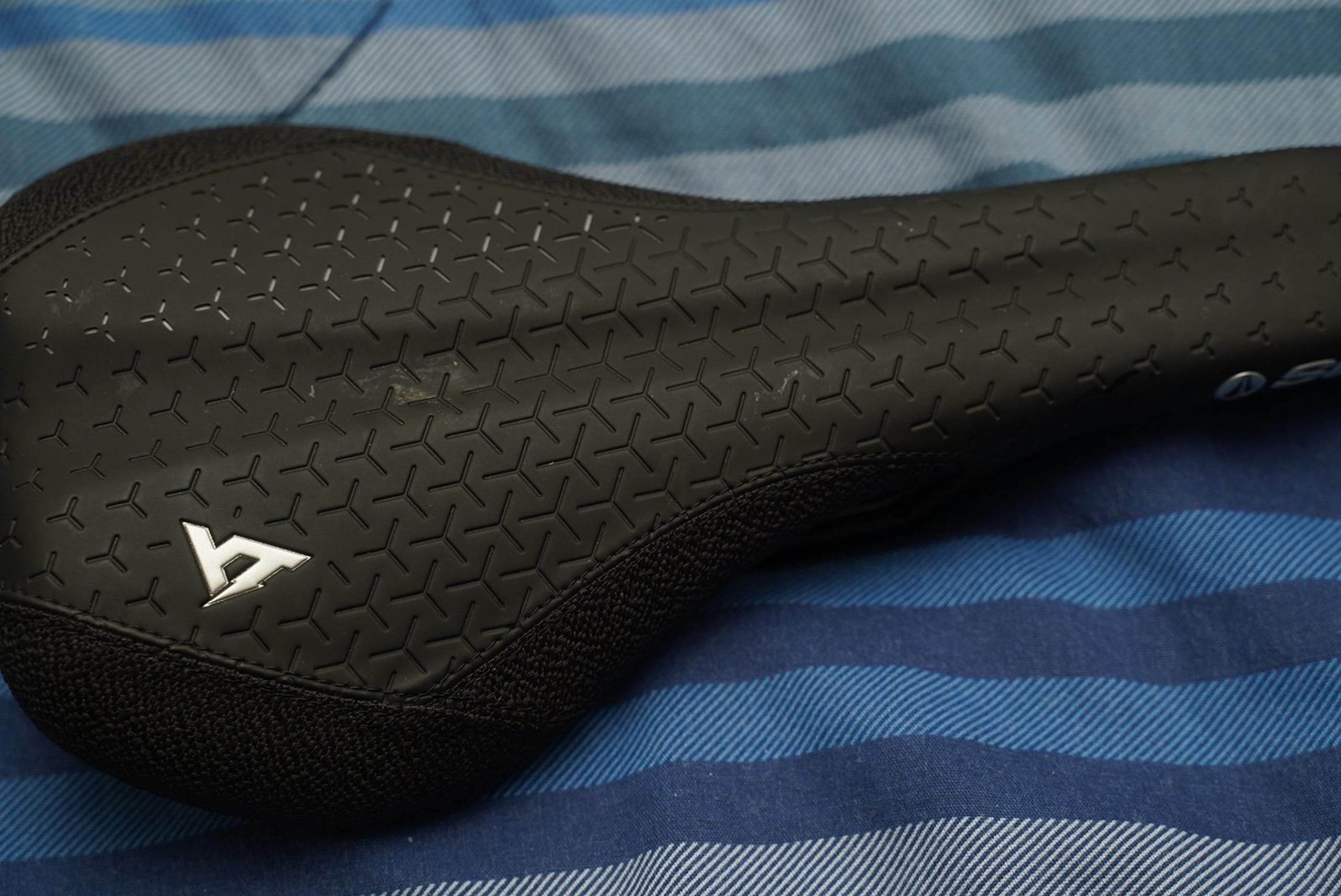 SDG Mountain bike saddle