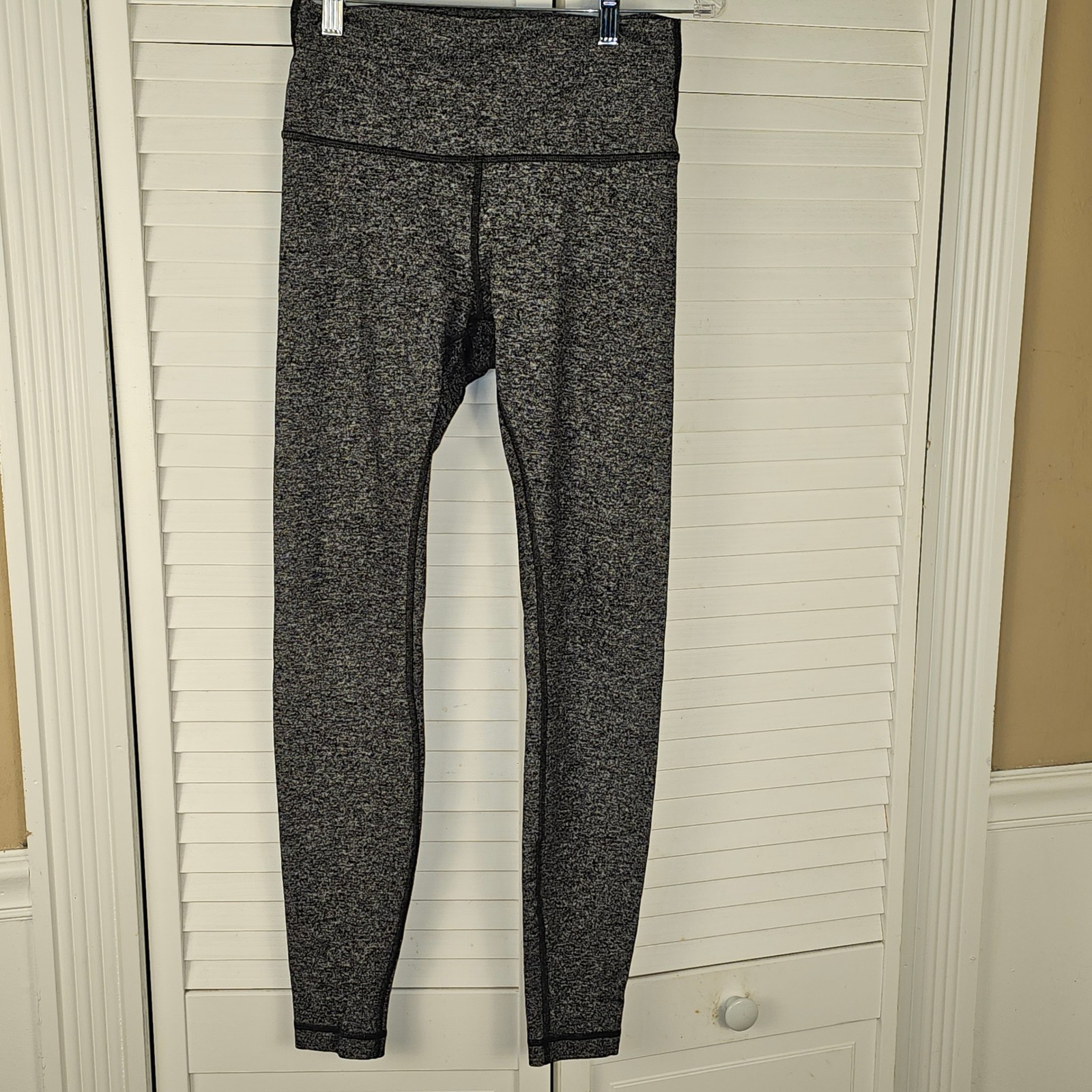 Lululemon Womens Heathered Black Wunder Under High Rise Tight Leggings 6