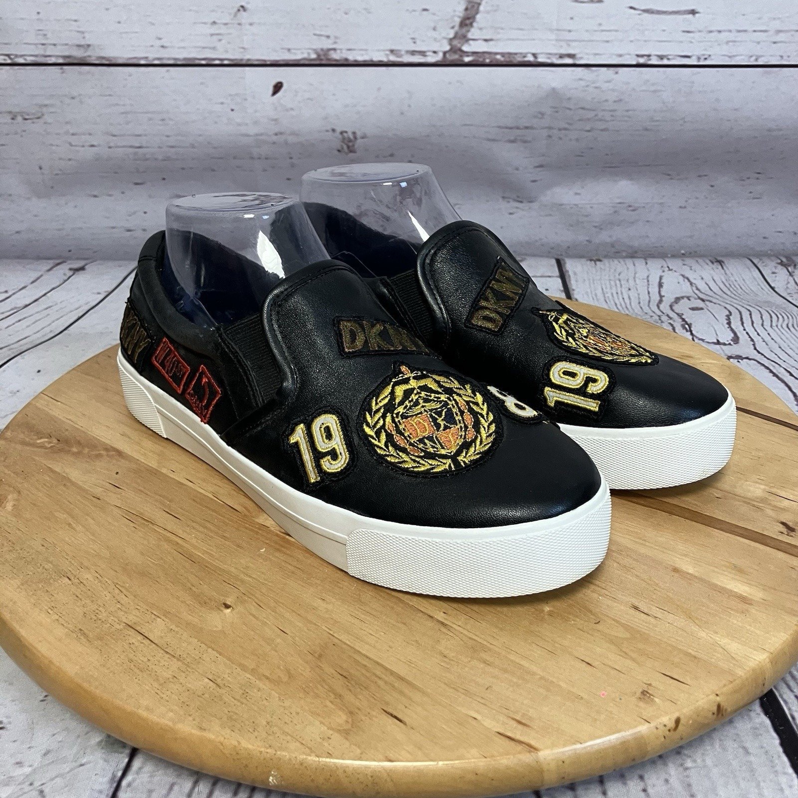 DKNY Shoes Womens Size 8 Baylee Black Leather Patchwork Slip-On Embroidered