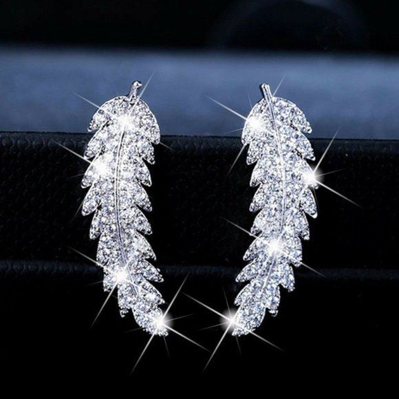 NEW 18K White Gold Diamond Leaf Earrings