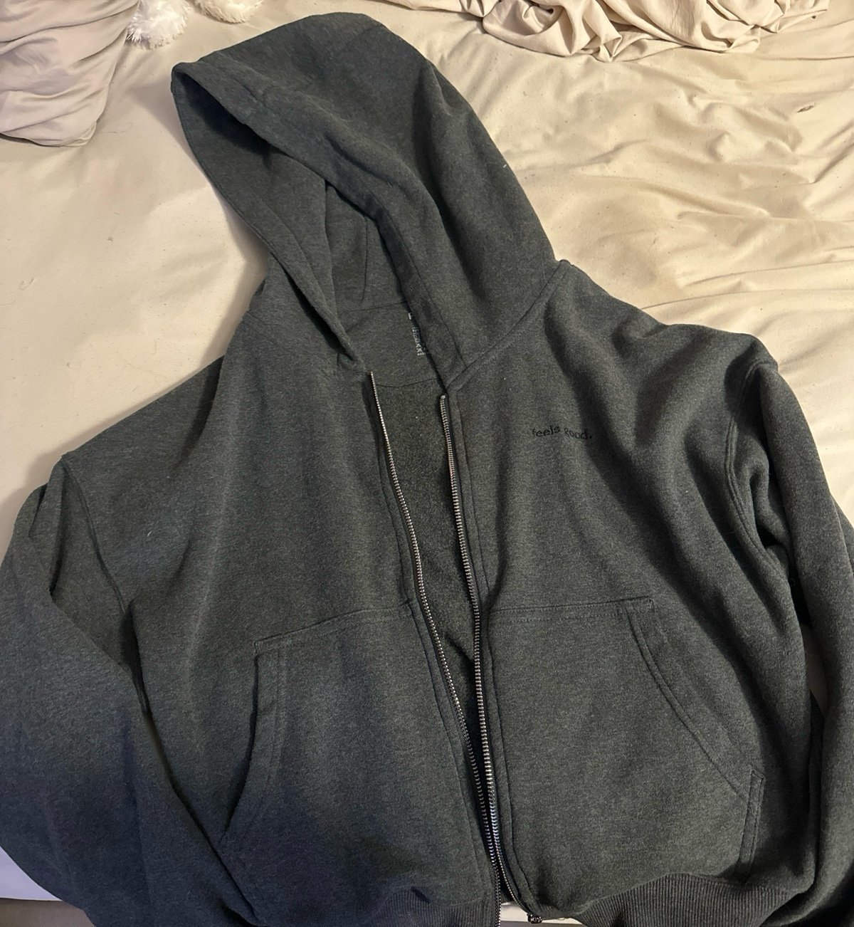 Ptula ‘Feels Good’ zip up