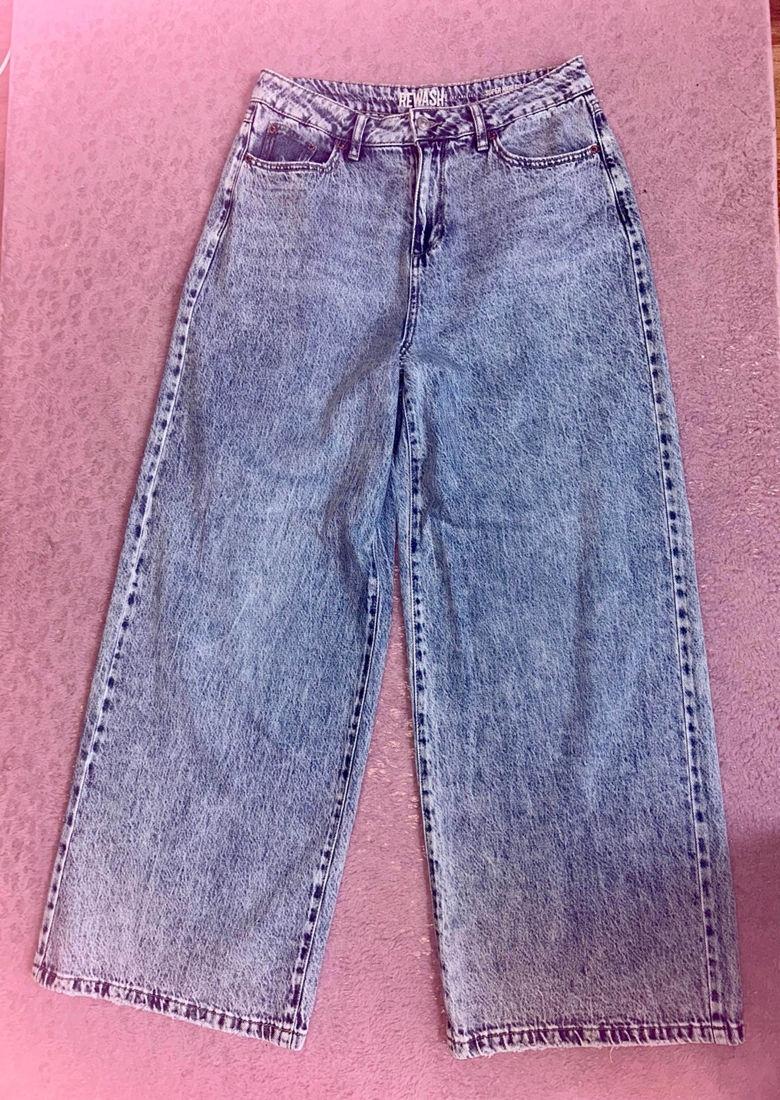 WIDE LEG BAGGY JEANS