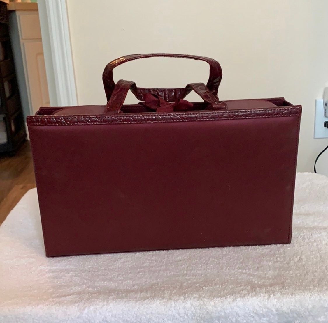 Estee Lauder cosmetic case/traveling vanity