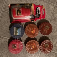 Yankee candle wax candles and sent oil tarts 2 Christmas ornaments 85 pcs nos