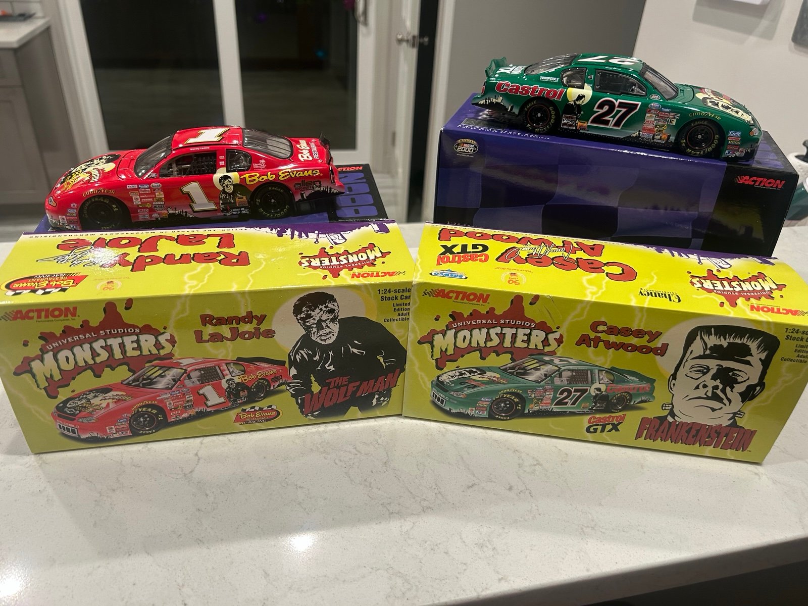 Universal studios monsters 1:24 scale cars