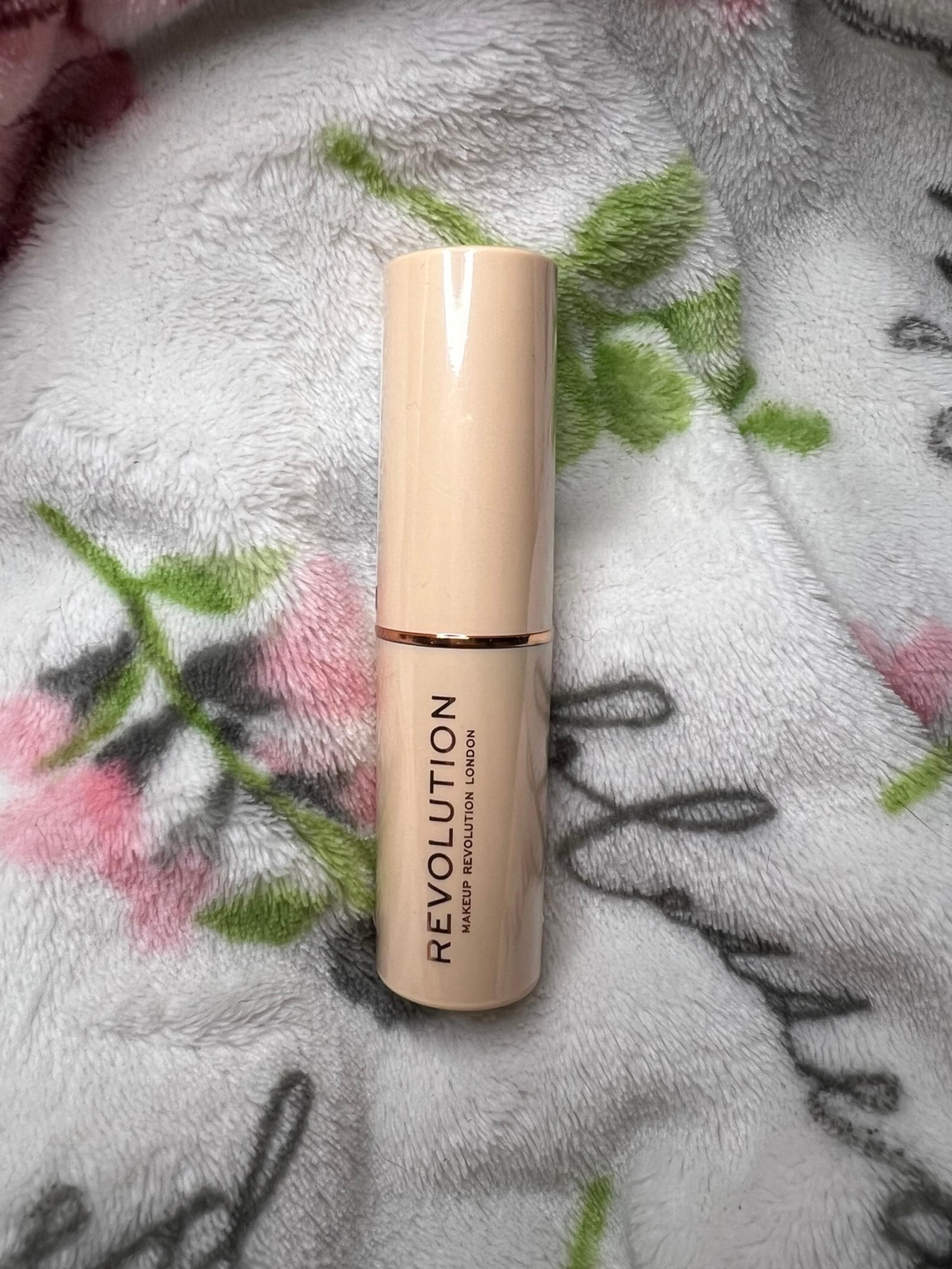 Makeup Revolution Fast Base Stick Foundation in F5