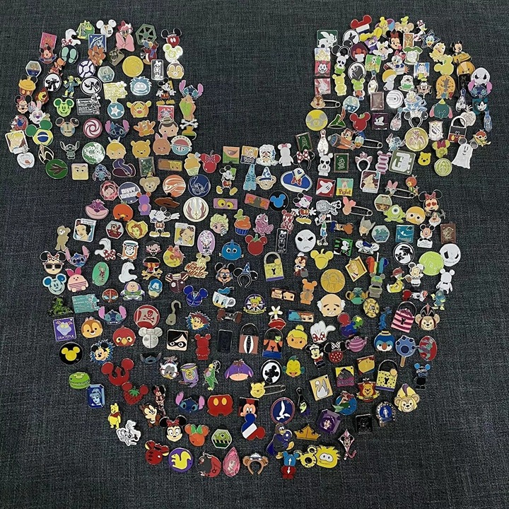 RTARDAIDISNEY PIN TRADING LOT 50 NO DOUBLES FREE SHIPPING