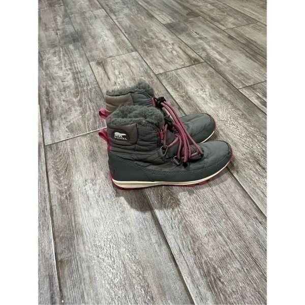 Sorel Women's Waterproof Boots. Grey And Pink. Size 5