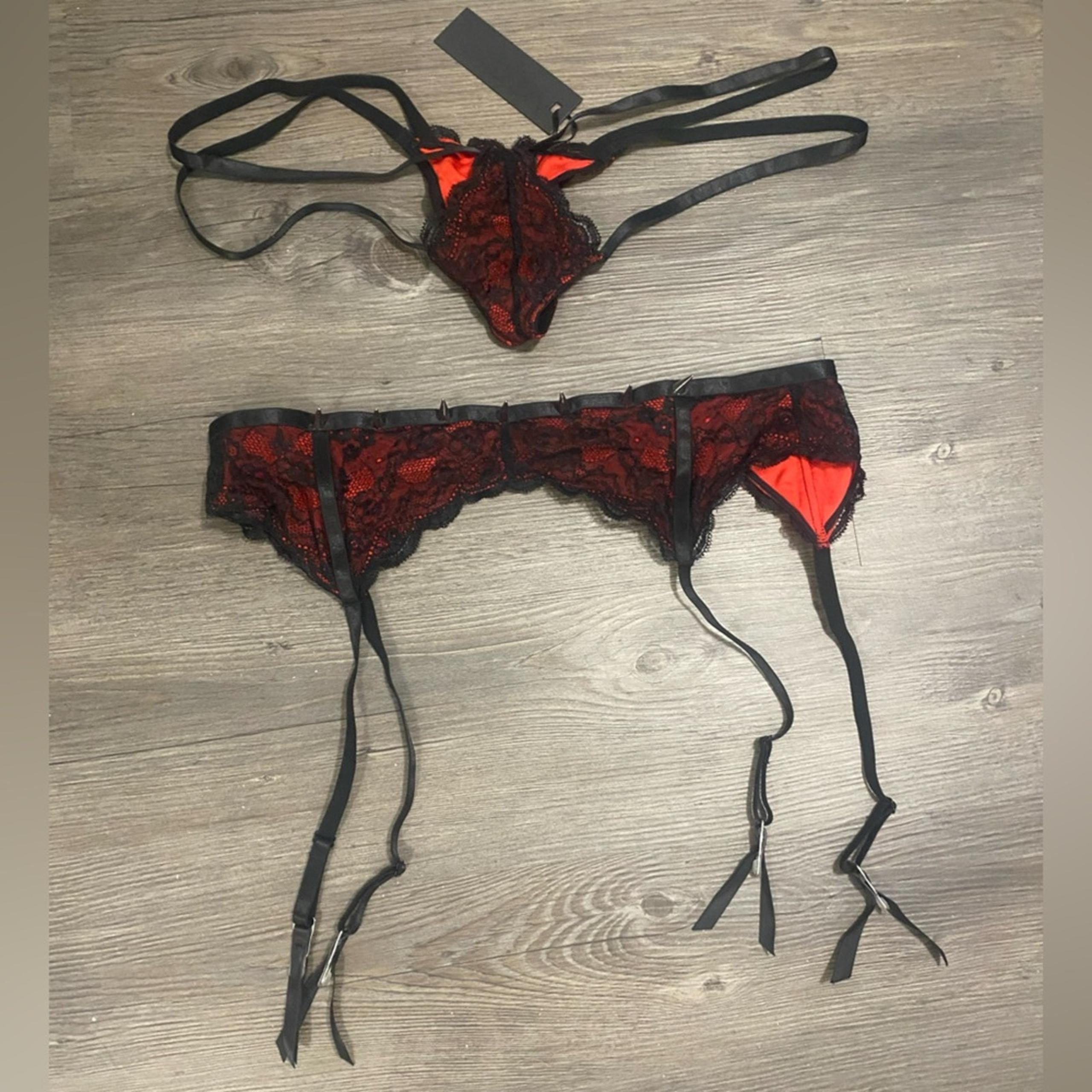 NWT Dolls Kill / Widow South Of Heaven Garter Set