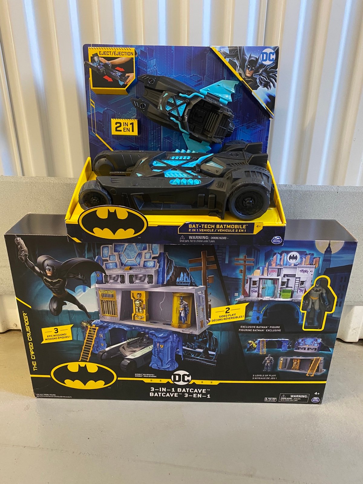 DC Batcave 3 in 1 Playset & Batmobile