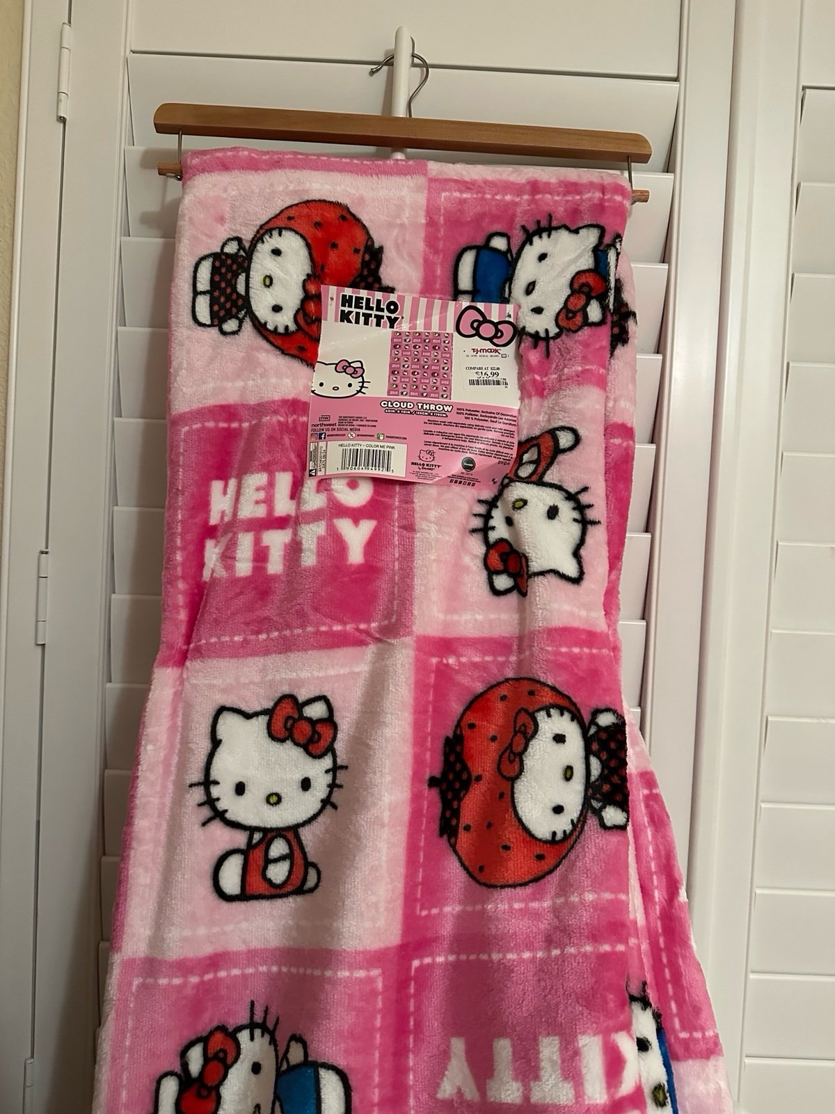 Hello Kitty blanket
