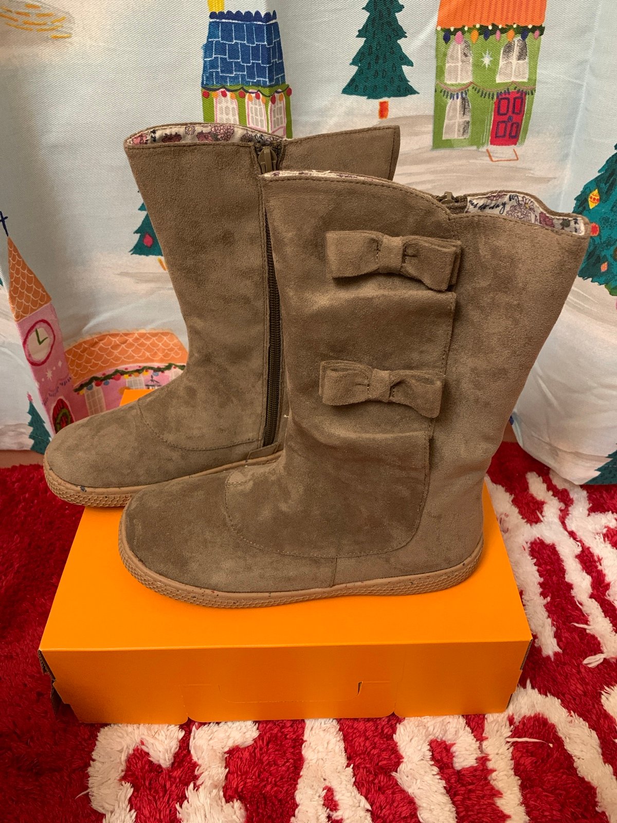 Livie and Luca Boots size 2