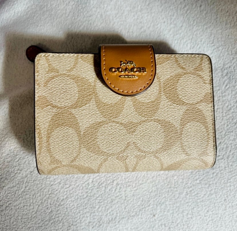 NWOT Coach Leather/canvas Wallet Tan/brown Classic Style With Signature Logo