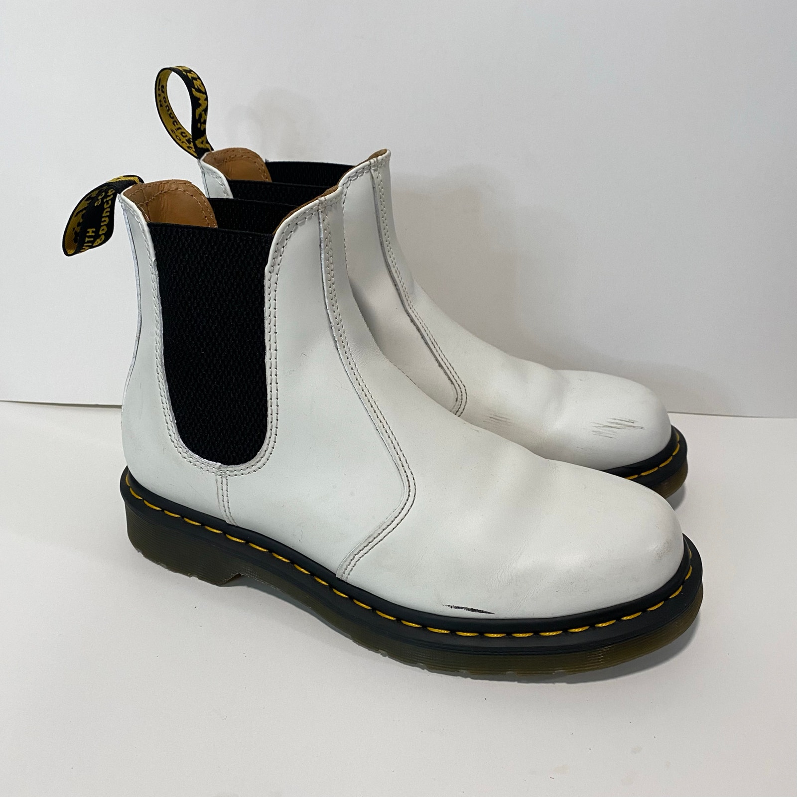 Dr. Martens Women's 2976 Chelsea Boots White Smooth Leather Ankle Size 9
