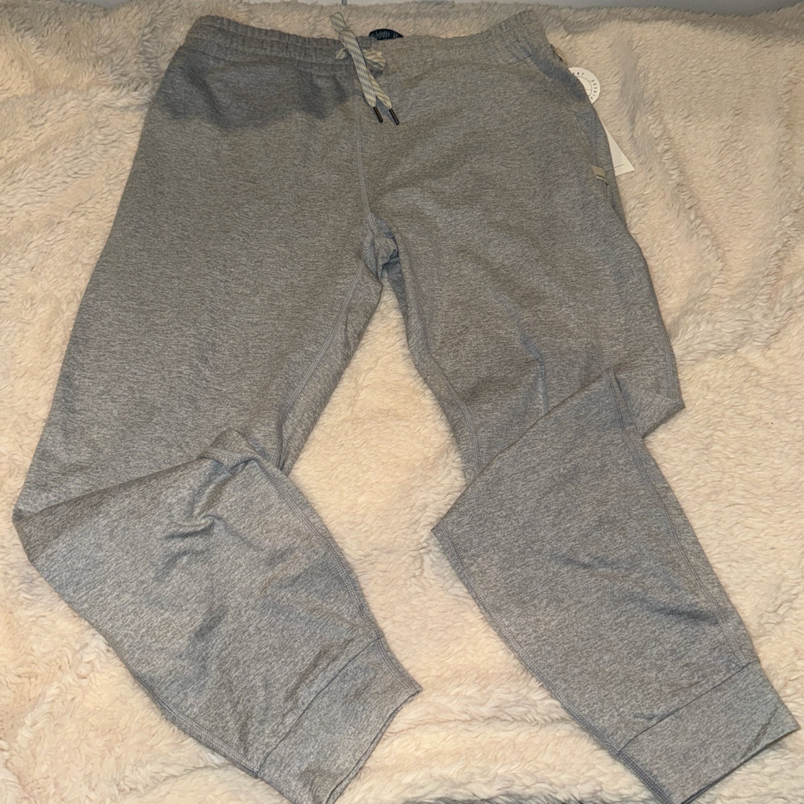 NWT Vuori Performance Joggers