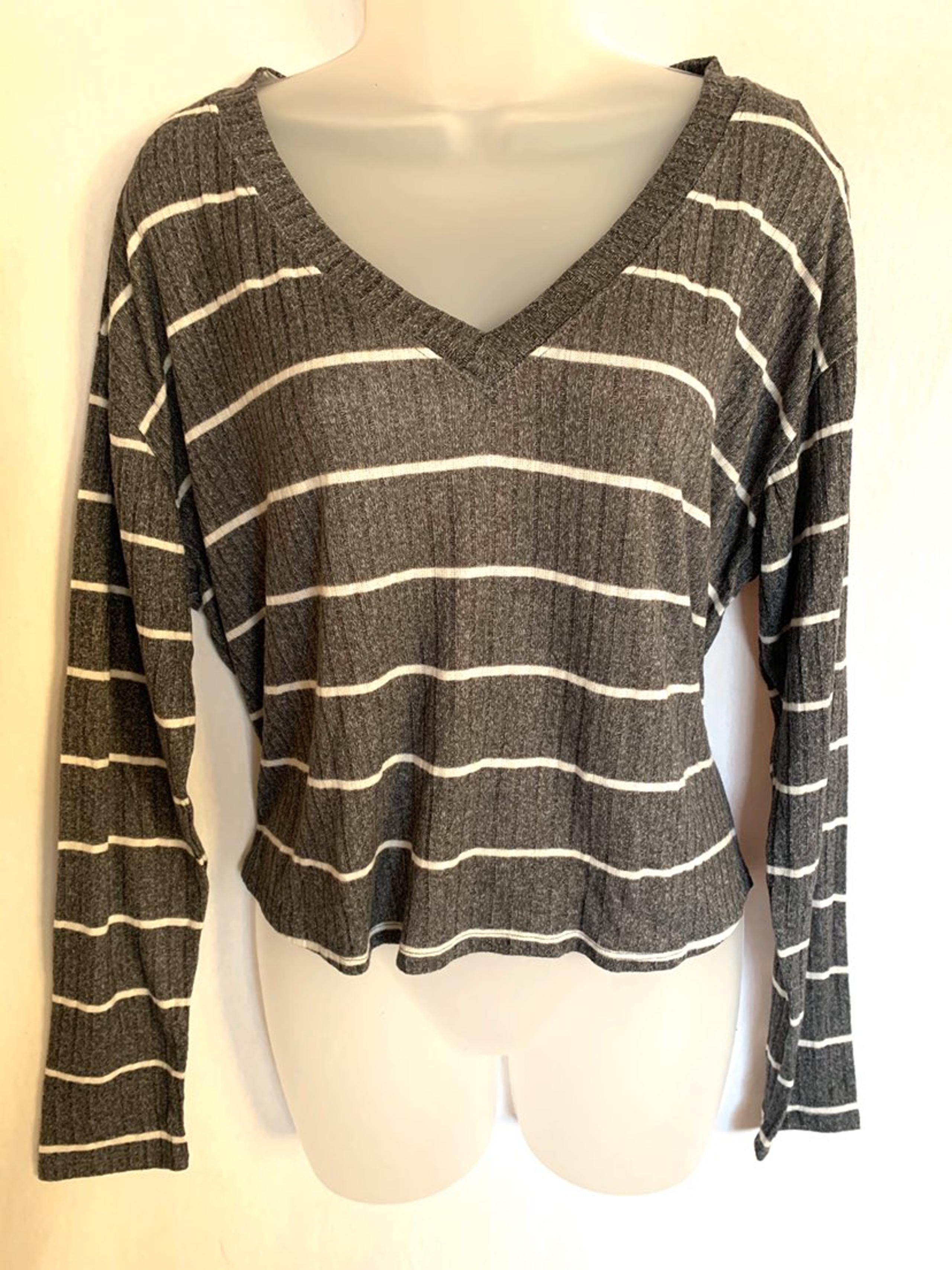 M VS PINK Long-Sleeved Knit Shirt