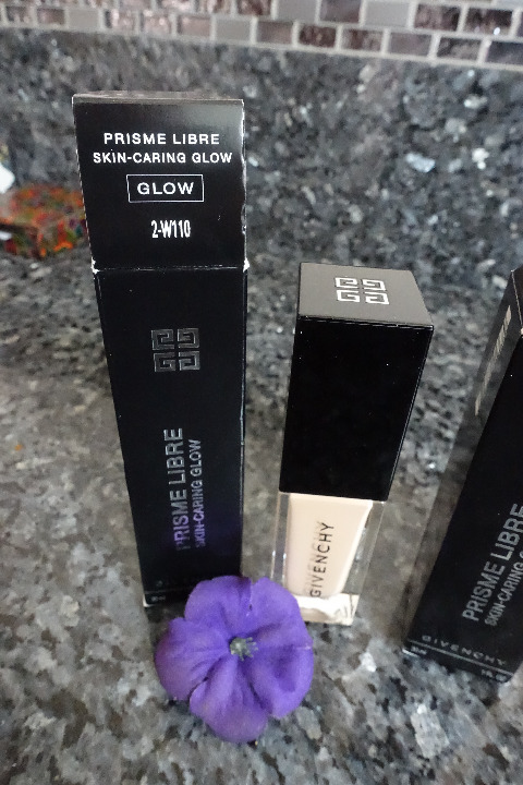 Givenchy prisme libre skin caring glow foundation in 2-W110