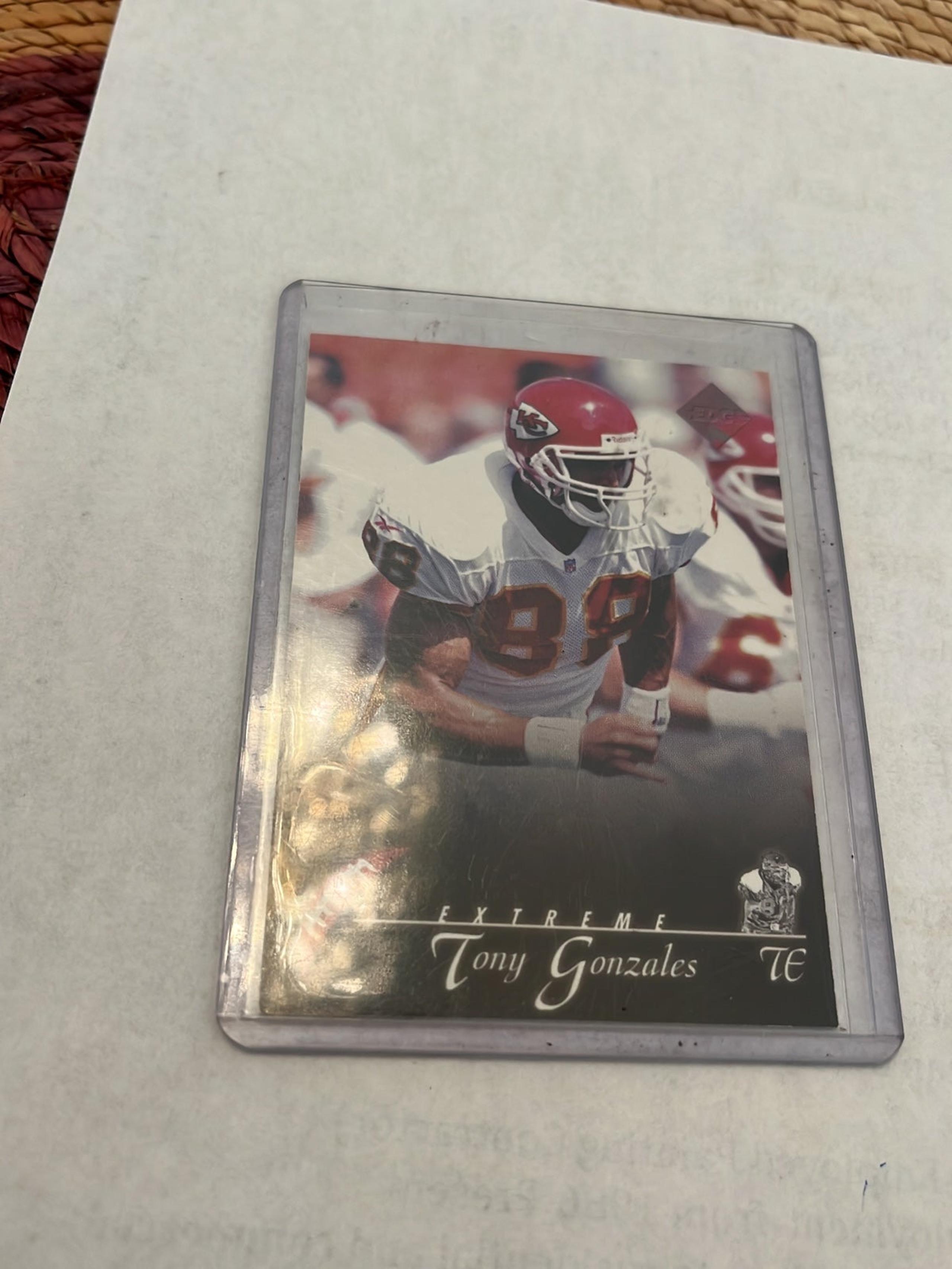 Tony Gonzalez rookie card, 1997 Kansas City Chiefs extreme collectors edge