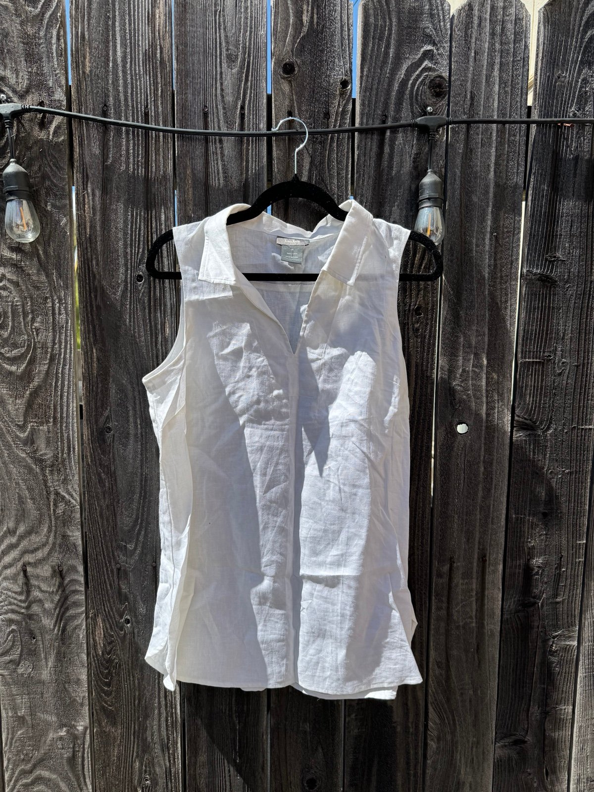Neiman Marcus Linen Button Up Sleeveless Shirt
