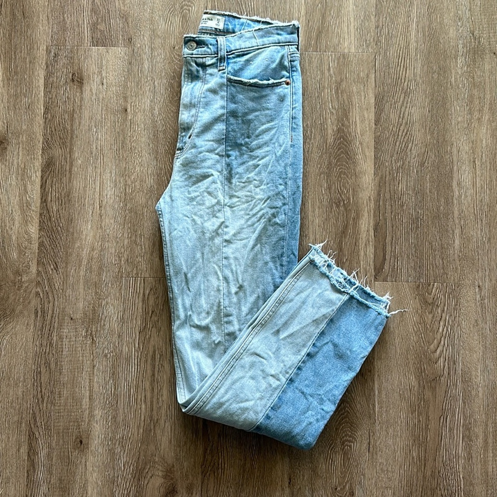 Abercrombie & Fitch The Ankle Straight Ultra High Rise Jeans