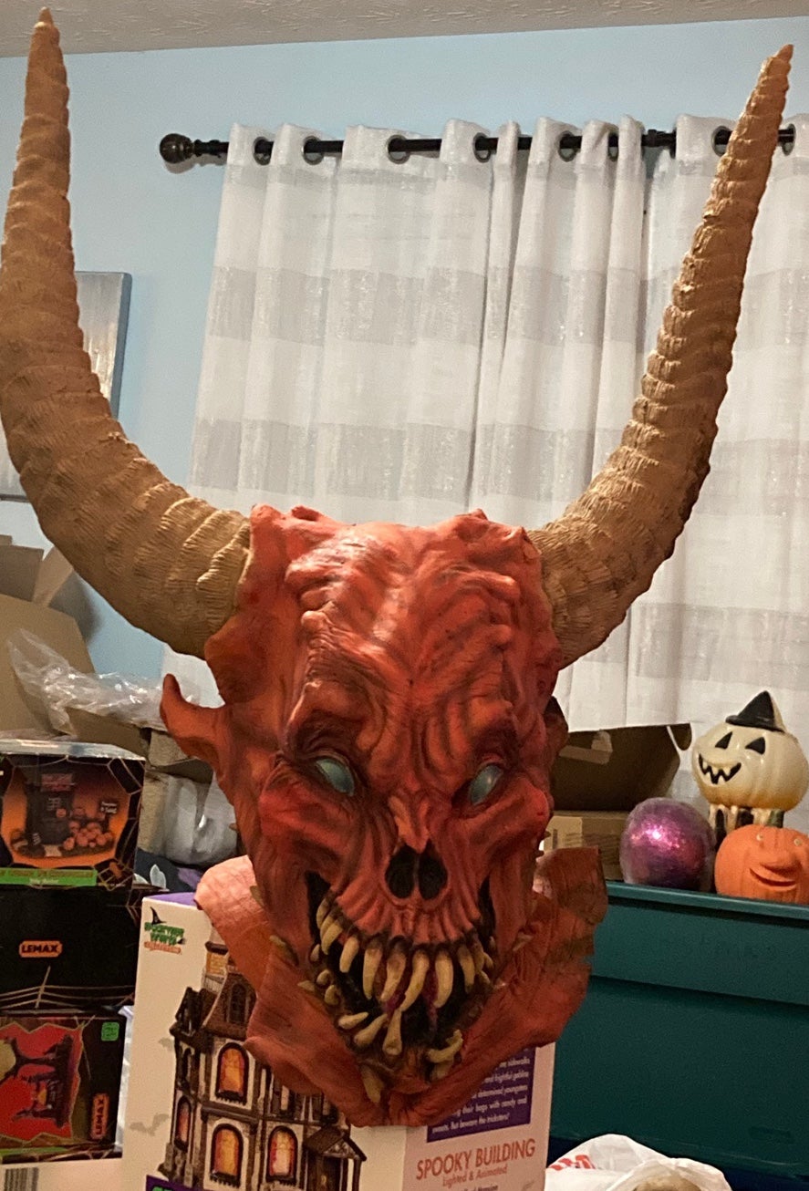 2 Retired Halloween masks (R&R Studios and Chiodo) +bonus mask